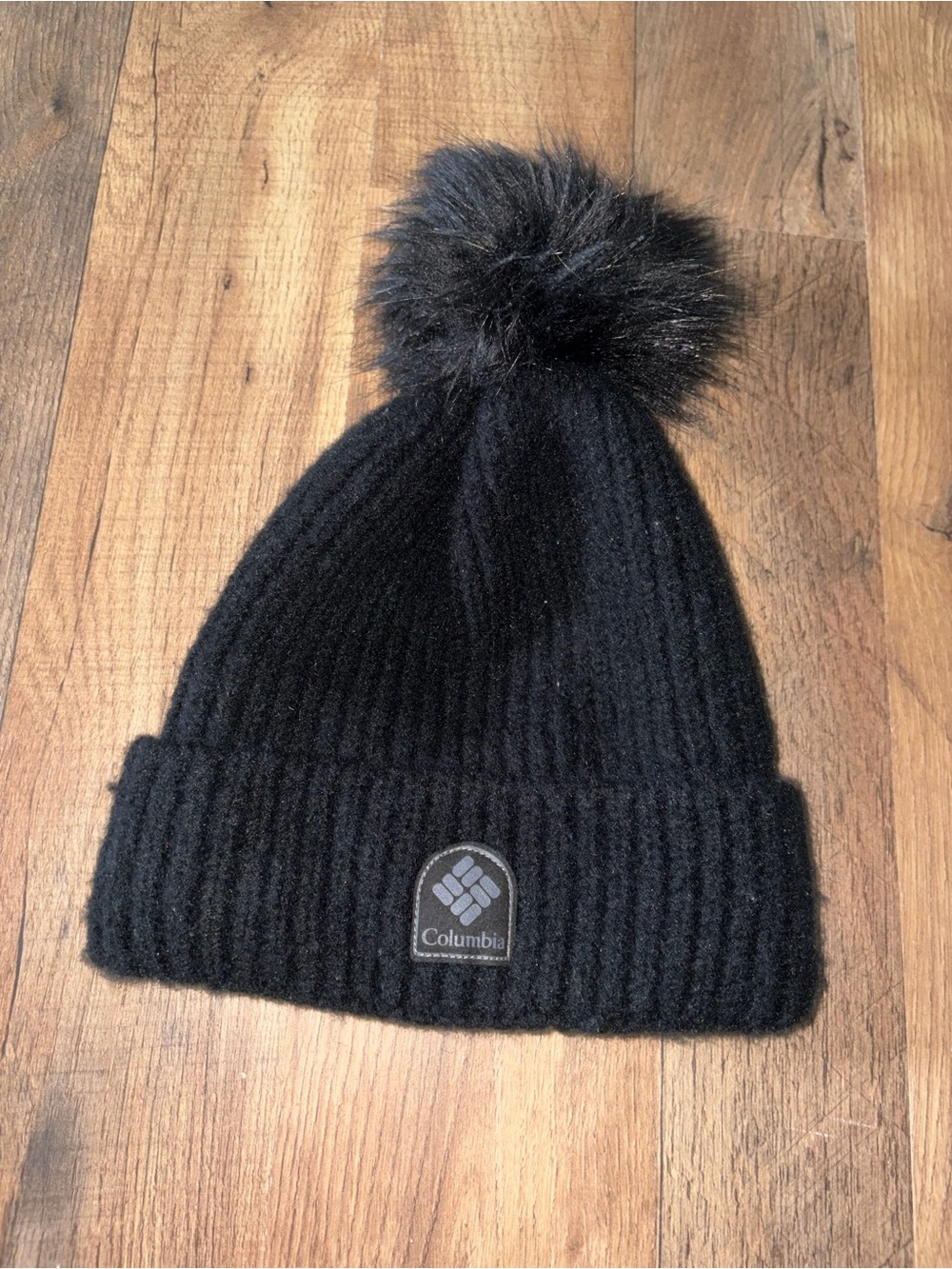 Columbia Black Ribbed Pom Beanie